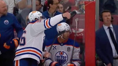 NHL Fans Loved Oilers Player’s Petty Move Toward Panthers Bench During Game 3