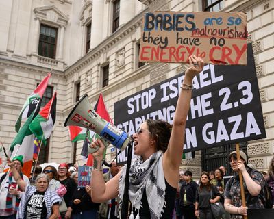 Foreign Office staff told to consider resigning after challenging UK policy on Gaza