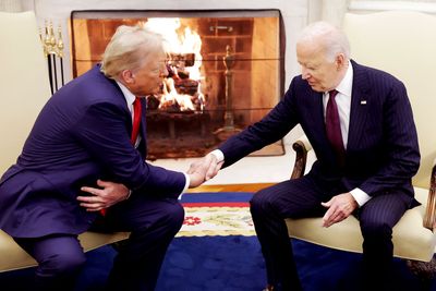 Trump takes advantage of Dem disillusion