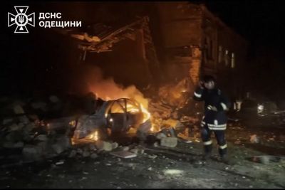 Ukraine maternity hospital hit in deadly Russian drone strikes
