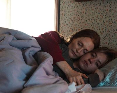 Echo Valley review – Julianne Moore and Sydney Sweeney suspense thriller stretches credulity