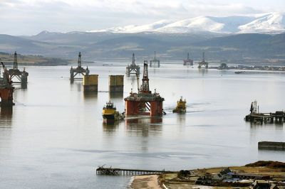 Ministers should apologise to oil and gas workers who have lost jobs, Tories say