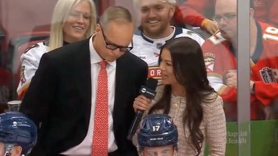 Paul Maurice Sabotages Sam Bennett's Free Agency in Jest During Funny In-Game Interview