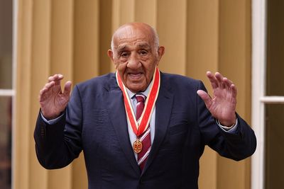 Black sports trailblazer Billy Boston, 90, becomes rugby league's first knight