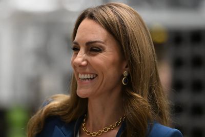 Kate makes hands-on visit to examine museum’s exhibits