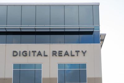 How Is Digital Realty Trust’s Stock Performance compared to Other Real Estate Stocks?
