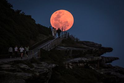 Strawberry moon 2025: When will June’s full moon rise and how to see it