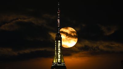 June's Strawberry Moon rises tonight. Here's what to expect from the lowest full moon since 2006