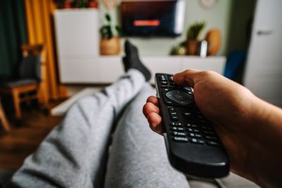7 Reasons You Should Stop Binge Watching Shows On Netflix