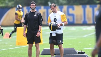 Aaron Rodgers Frustrated with NFL's Decision on Preferred Helmet Model