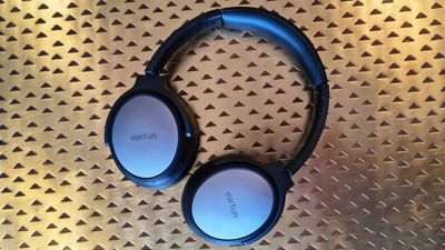 I tested the successor to my favorite cheap Earfun headphones and sadly, there's one major problem