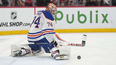 Oilers Coach Addresses Possibility of Changing Goalies for Game 4 vs. Panthers