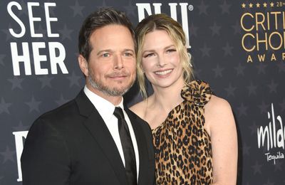 Scott and Kelley Wolf split after 21 years