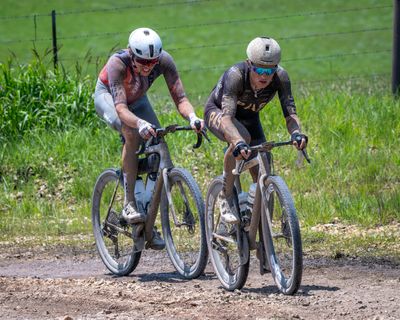 Safety versus seconds – The dilemma of aid station chaos in the professional fields at Unbound Gravel 200