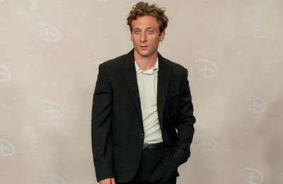 Jeremy Allen White's 'quiet confidence' lands him Louis Vuitton role