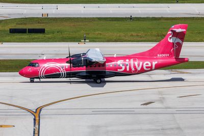 Passengers told ‘not to go to airport’ after airline suddenly shuts down all flights