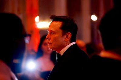Musk expresses "regret" over Trump fight