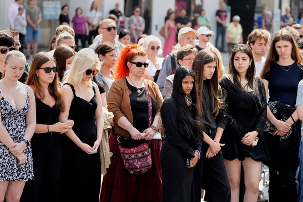 Austria falls silent for victims of Graz school shooting