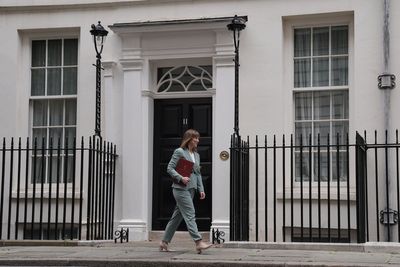 Government can hit NHS waiting times targets despite scepticism, says Reeves