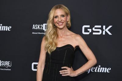 ‘Buffy’ star Sarah Michelle Gellar hates writing big checks—she cuts coupons, researches gas prices before filling up, and stares at purchases 'for days' before buying
