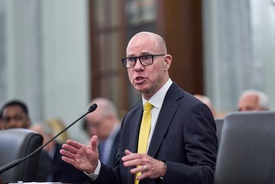 Trump's FAA administrator pick questioned about safety and pilot training standards at hearing