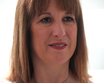 Reeves under scrutiny over claimed £1bn asylum saving given size of backlog