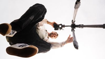 This tripod isn’t made for photo or video – it’s made for both. The Manfrotto One is a hybrid tripod with a strangely versatile center column