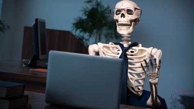 Windows 10 might be at death’s door, but Microsoft hasn’t finished trying to force Bing and Edge on its users