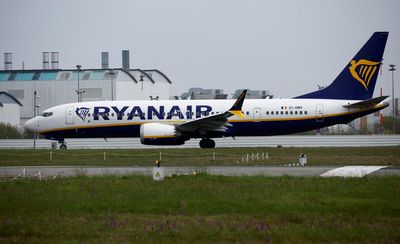 Ryanair to issue £500 fines to disruptive passengers who are kicked off flights