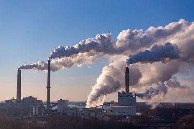 Trump’s pollution rollback rewards wealthy plant owners — at the expense of Americans’ health