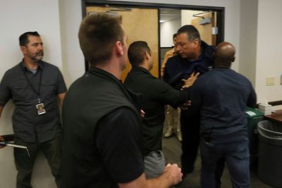 Washington erupts after agents handcuff Democratic Senator at DHS Secretary press conference