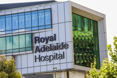 Man dies two weeks after arrest in Adelaide as police investigate death in custody