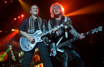 Def Leppard's Vivian Campbell in remission after lengthy battle with Hodgkin's lymphoma