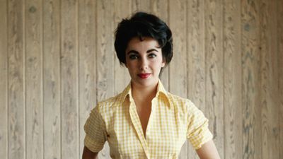 Elizabeth Taylor's '80s living room epitomizes the pared-back 'old money' aesthetic – it's my new favorite spin on quiet luxury