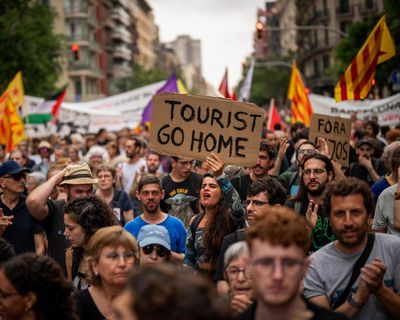 Tui says ‘overtourism’ is fault of short-term let companies not hotel industry