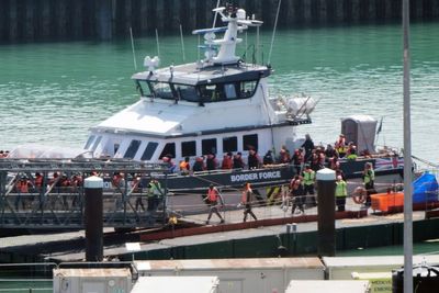 Government ‘focused’ on tackling smuggling gangs after minister’s boats claim