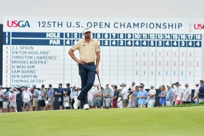 Sam Burns sets the target at Oakmont with a 65 in the second round at the US Open