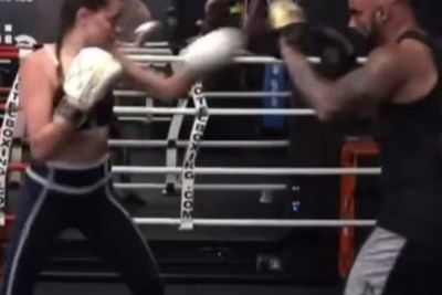 Bridgerton actor who fought off phone snatcher shows off incredible boxing skills