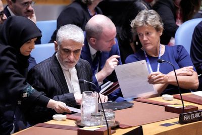 UN officials urge Israel, Iran to show ‘restraint’ at emergency meeting