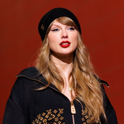 Taylor Swift Shows Off the Ultimate Ponytail Hairstyle Hack