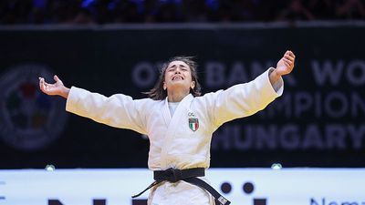 Two unforgettable World Championship titles on a historic Day 1 in Budapest 2025