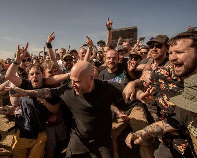 Download festival rockers told to take off smartwatches after moshpits spark emergency alerts