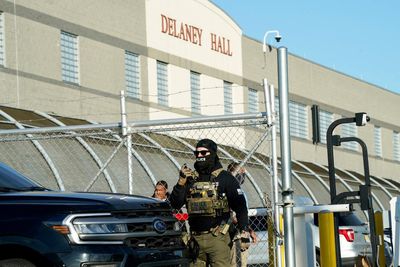 EPA drops case against prison company that has donated heavily to Trump