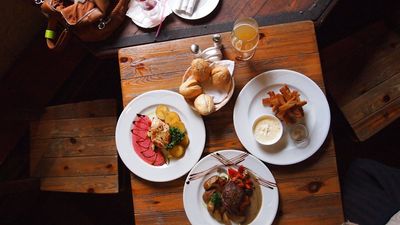 6 Old-School Restaurant Rules That Deserve a Comeback