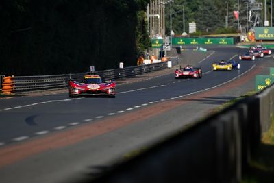 Le Mans 24 Hours, Hour 6: Ferrari in control with Porsche best of the rest