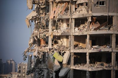 Israel-Iran latest: UK 'to advise against all Israeli travel' as Tehran hits Tel Aviv in wave of missile strikes