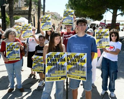 Campaigners mount coordinated protests across Europe against ‘touristification’