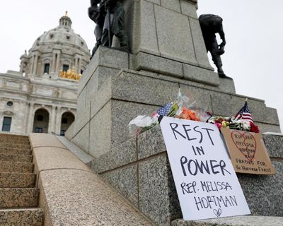Manhunt continues for suspect in shootings of Minnesota lawmakers