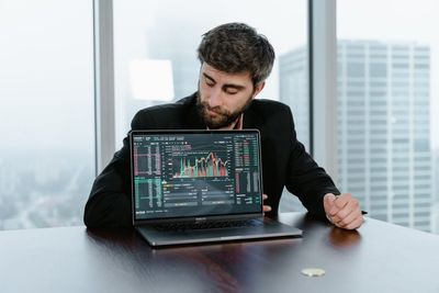12 Financial Experts Who Turned Out to Be Frauds