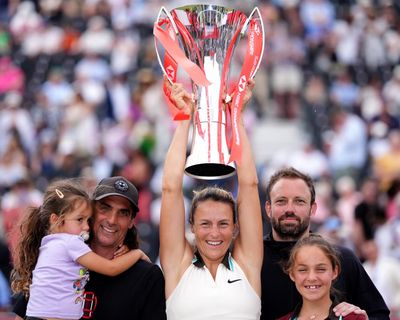 Tatjana Maria outwits Anisimova to complete Queen’s Club fairytale aged 37